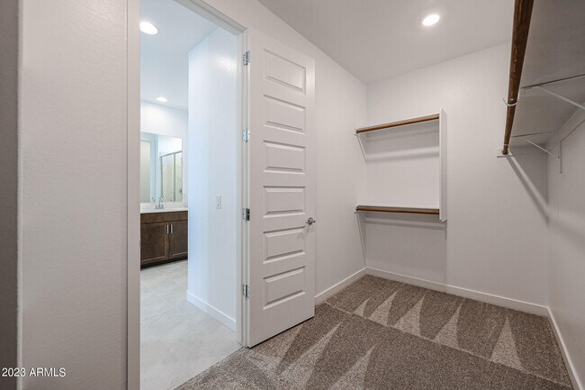 Building Photo - 2071 W Sierra Sunset Trail