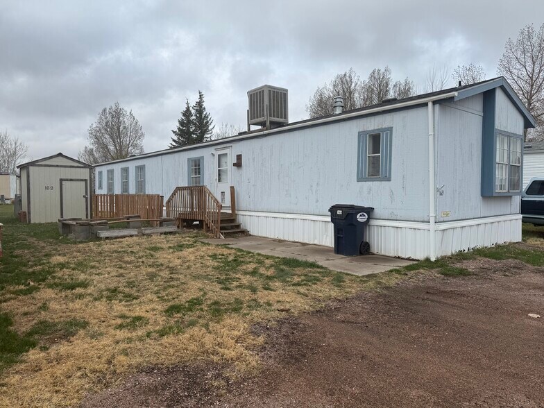 Building Photo - 954 N McCue St