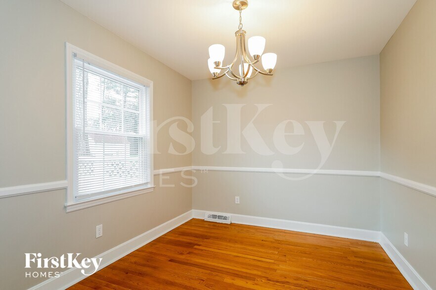 Building Photo - 1128 Rocky Ridge Dr