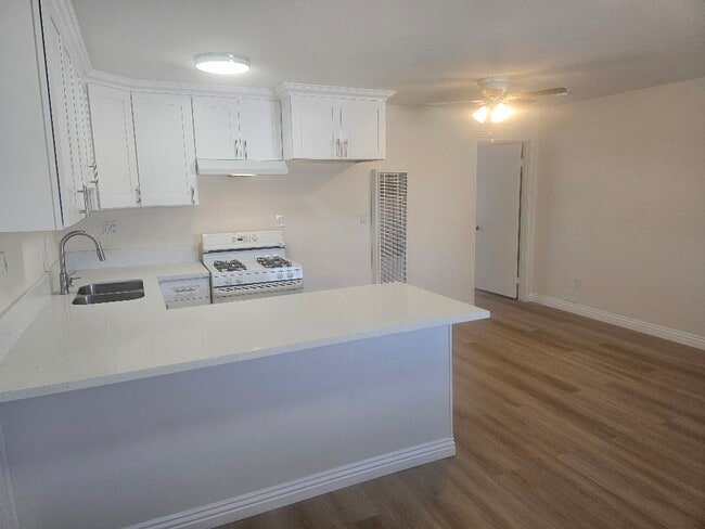 Building Photo - 14323 Haynes St