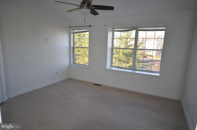 Building Photo - 46891 Eaton Terrace