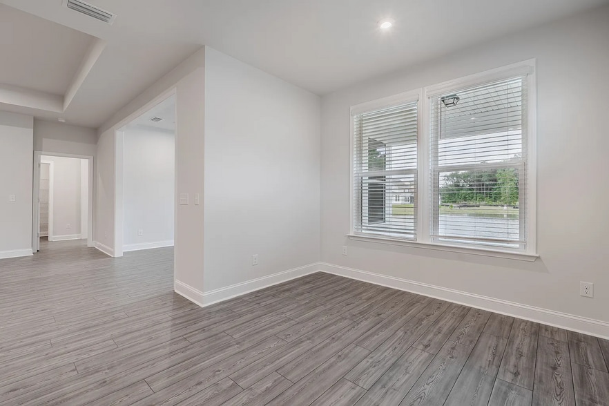 Building Photo - 192 Dendron Dr