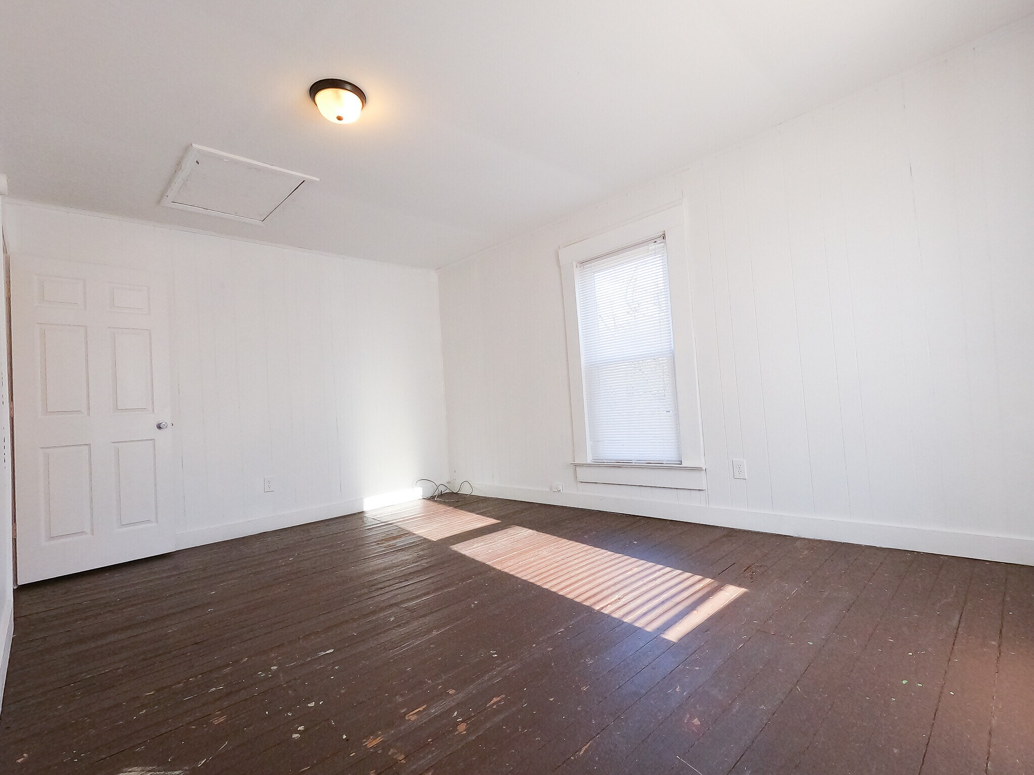 Building Photo - 519 4th Ave