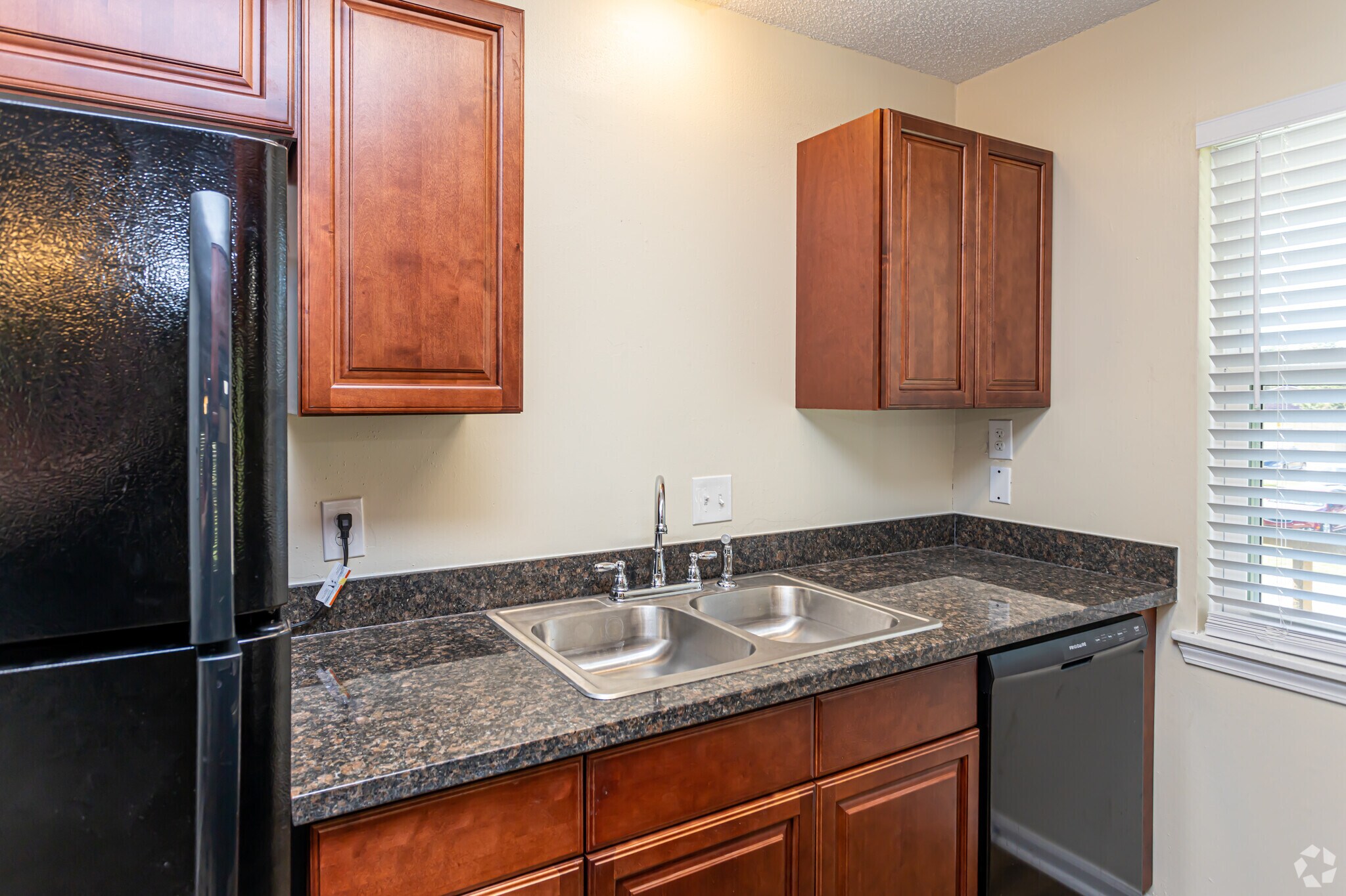 Creekwood Townhomes 15043 Woodstone Dr Hammond LA 70401 Apartment