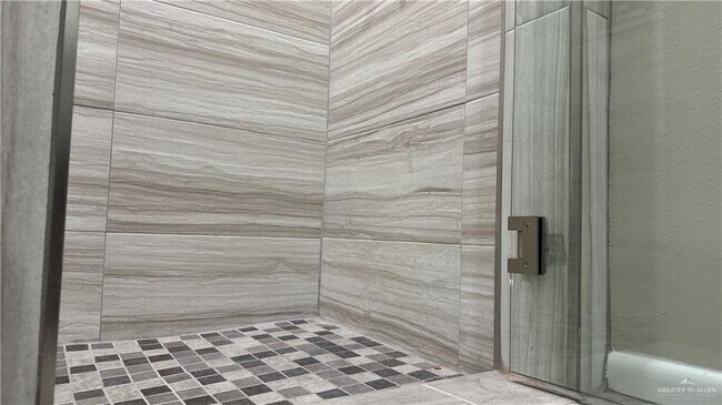 Building Photo - 15 Chapa Ave