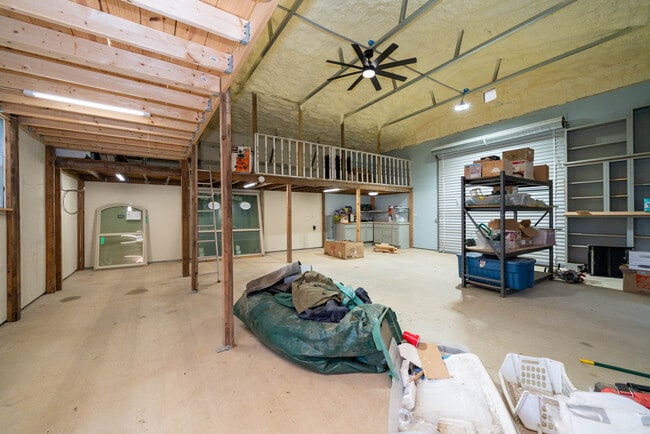 Building Photo - 1284 Buchanan Rd