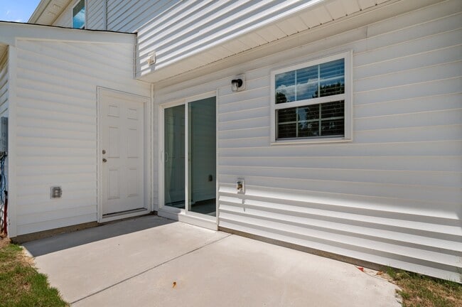 Building Photo - 4109 Laurel Rdg Dr