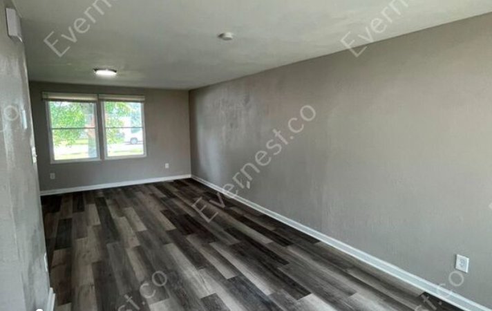 Building Photo - 547 Richards Rd