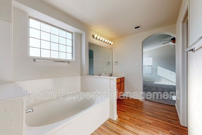 Building Photo - 1375 Peppoli Loop SE