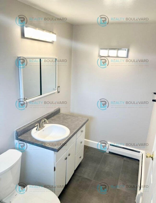 Building Photo - Perfect home in Reno with 2 car garage, ba...