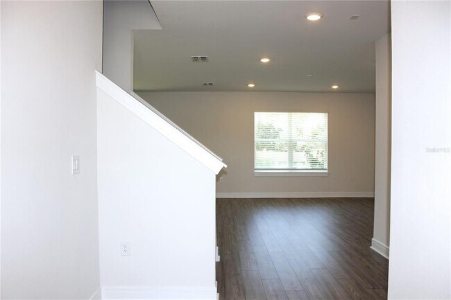 Building Photo - 30600 Thunderbird Dr