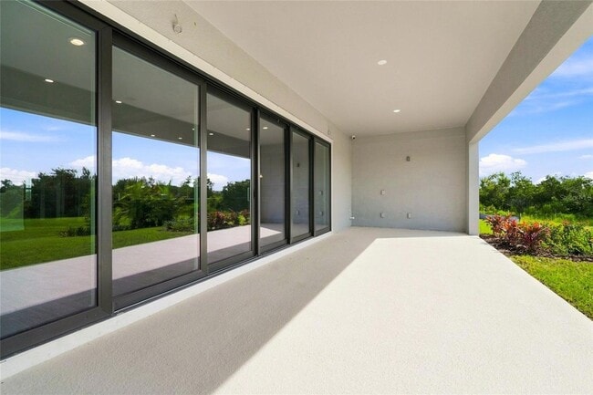 Building Photo - 10064 Lilac Mnr Trce