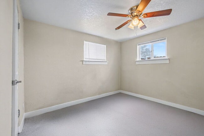 Building Photo - 3130 W Longfellow Pl