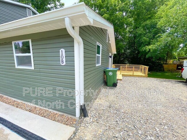 Building Photo - 268 Sand Hill Rd