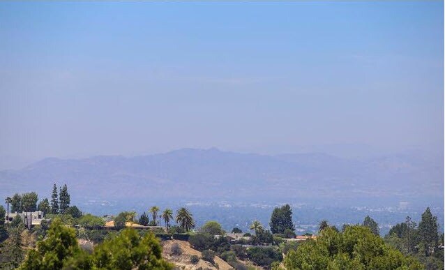Building Photo - 15672 Castlewoods Dr