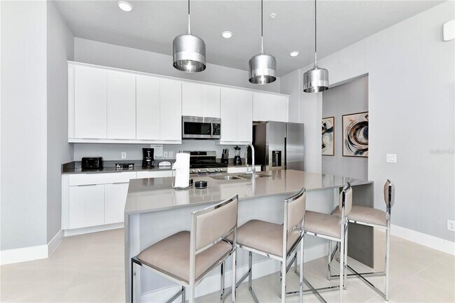 Building Photo - 7770 Sandy Ridge Dr