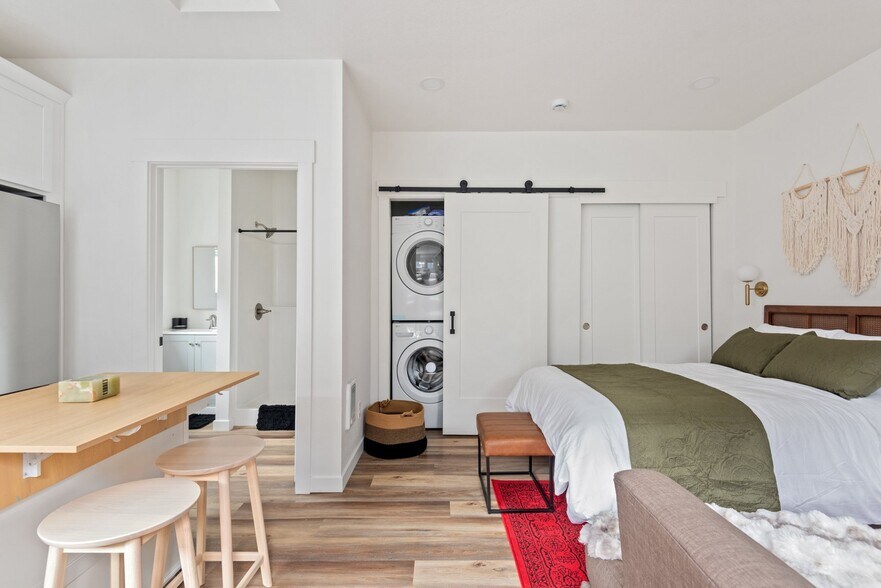 Building Photo - 5764 NE Garfield Ave.