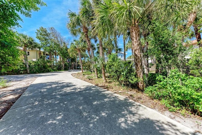 Building Photo - 8270 Manasota Key Rd