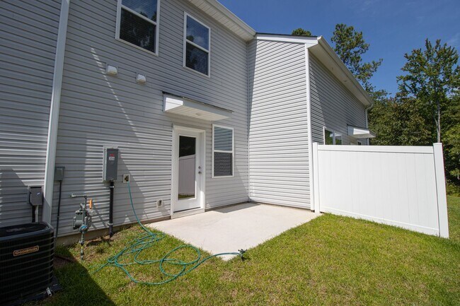 Building Photo - 306 Frog Leap Rd