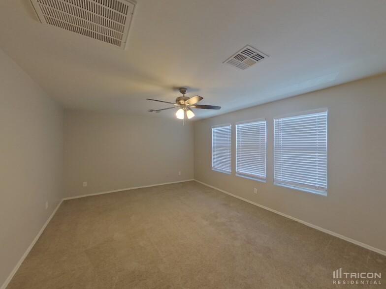Building Photo - 5711 W Milada Dr