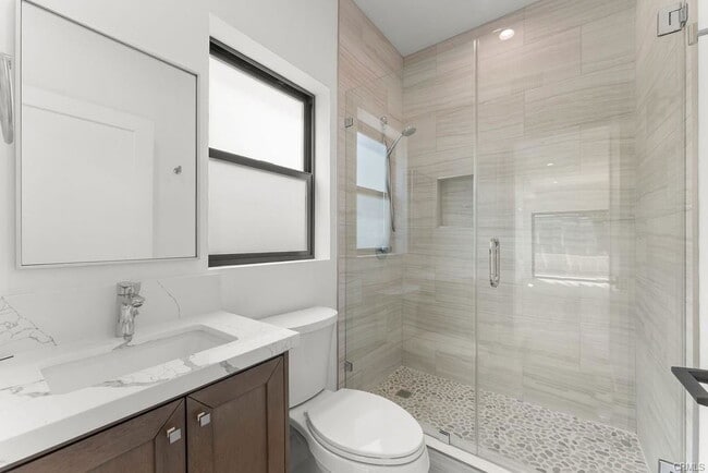 Primary Photo - 2155 Glenada Ave