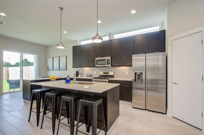 Building Photo - 4914 Noble St