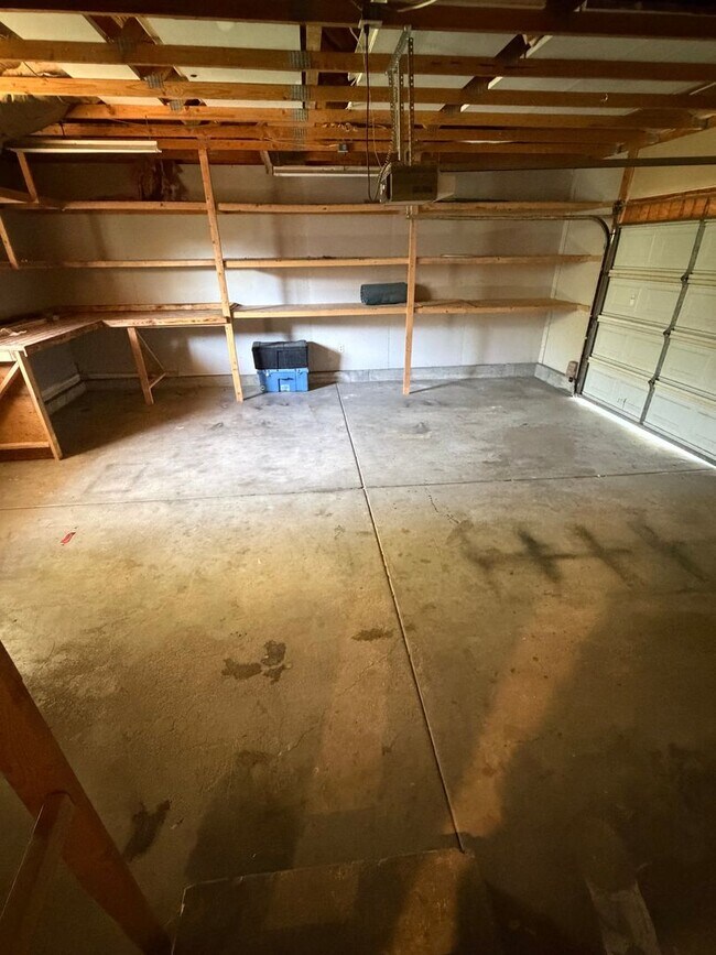 Building Photo - Spacious West Valley Home!!!