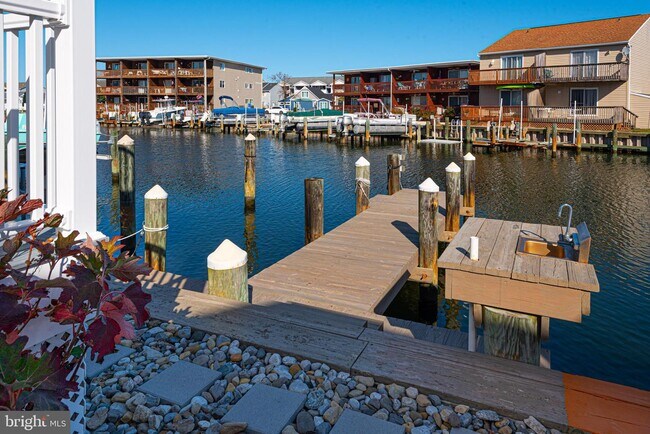 Building Photo - 148 Captains Quarters Rd