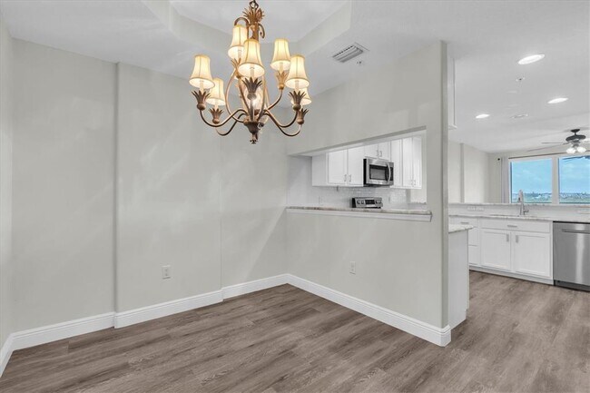 Building Photo - 7296 Marathon Dr