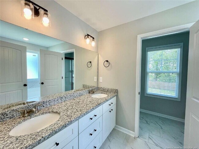 Building Photo - 141 Burnside Dr