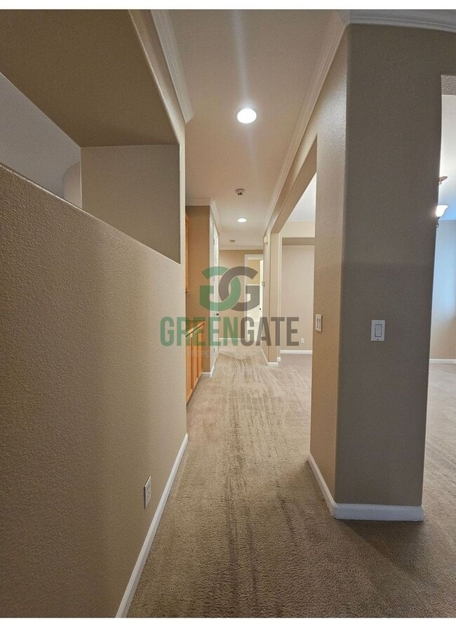Building Photo - Spacious 4 Bedroom 3 Bath in Patterson! AV...