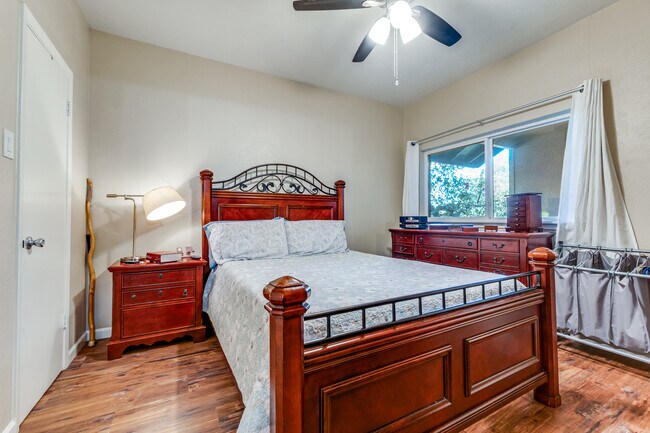 Building Photo - 8601 Park Ln