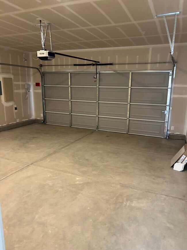 Building Photo - 11184 N La Brisa Dr