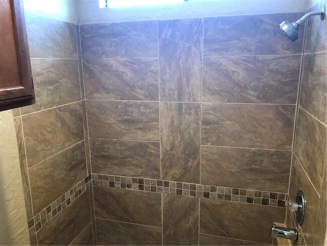 Building Photo - 13359 Water Oak Ln