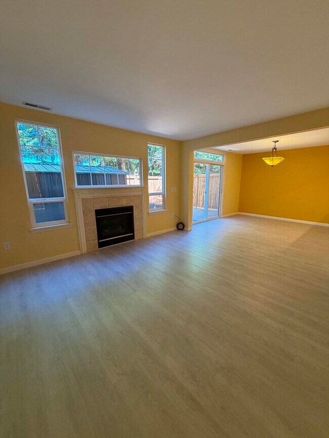 Building Photo - 6634 Millstone Ln SE