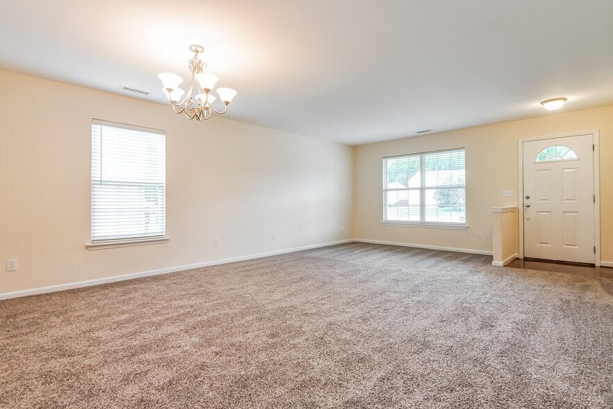 Building Photo - 676 Yorkshire Dr