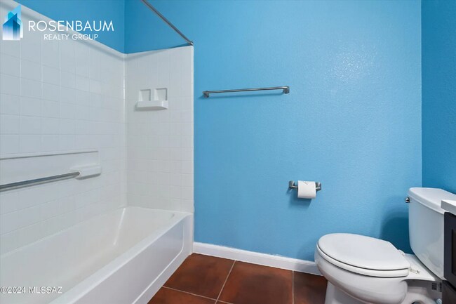 Building Photo - Charming 3-beds, 2.5-baths two-story home nestled in the desirable Tierra Del Paraiso community!