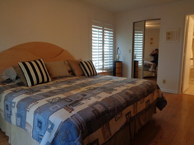 Building Photo - 2512 SE Anchorage Cove