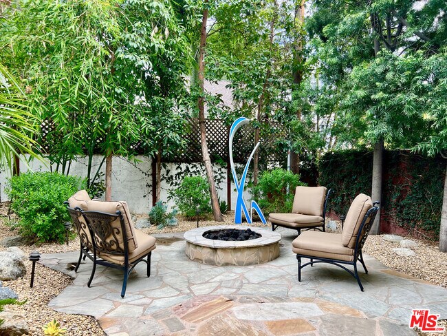 Building Photo - 390 N Baldwin Ave