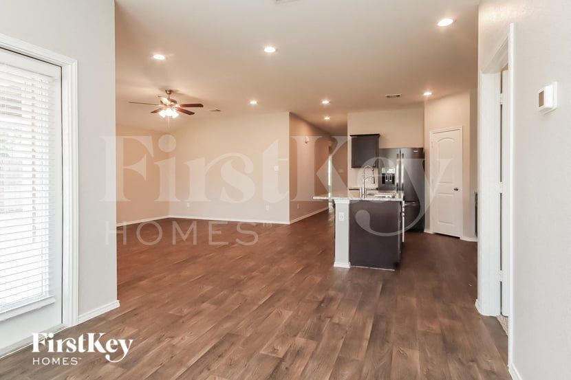 Building Photo - 14703 Night Violet Ct