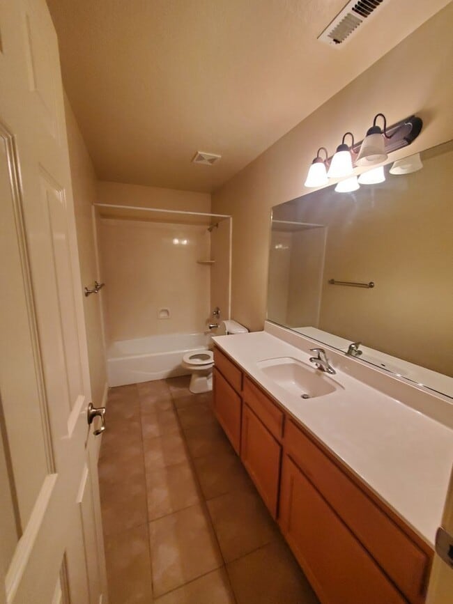 Building Photo - Northern View Subdivision Townhome