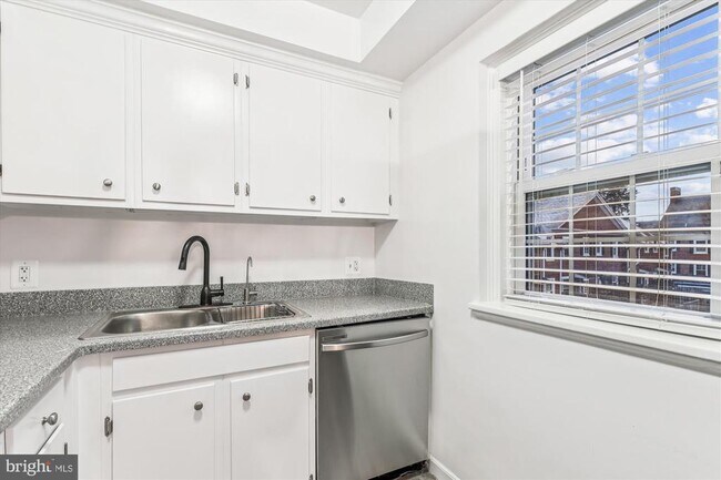 Building Photo - 4640 36th St S