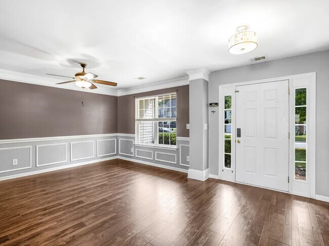 Building Photo - 135 Elba Dr