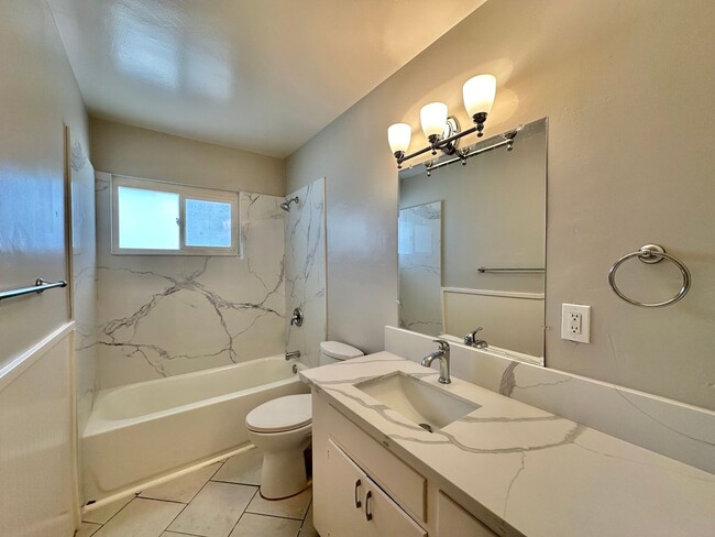 Building Photo - Adorable 3 bedroom in La Mesa!
