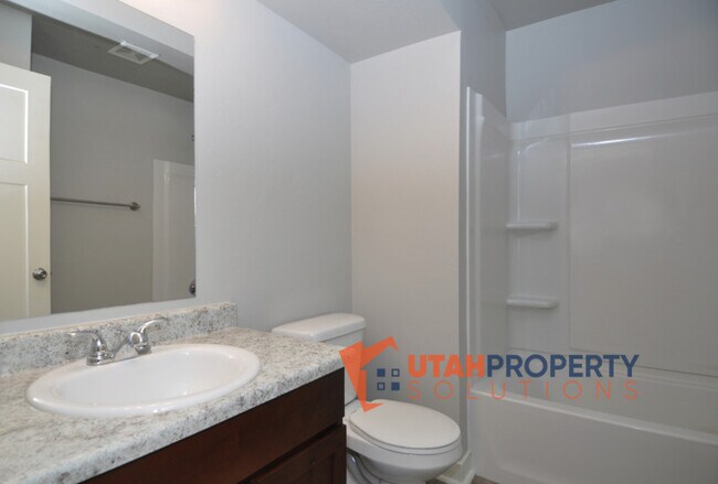 Building Photo - 14424 S Ferndale Way