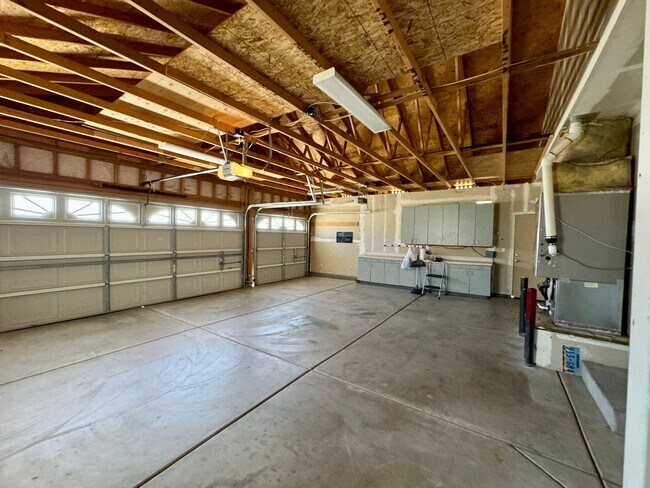Building Photo - 1655 Talking Sparrow Dr