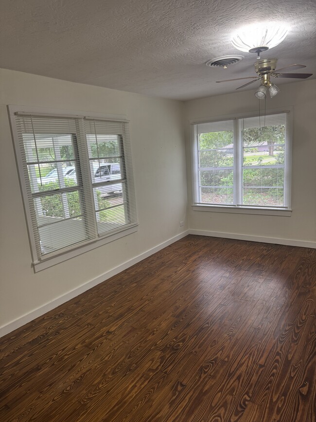 Building Photo - 5795 FM 1122