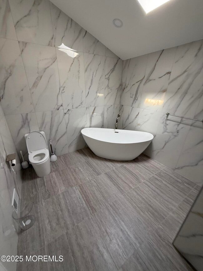 Building Photo - 445 Slocum Pl