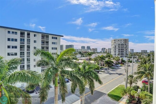 Building Photo - 715 Bayshore Dr