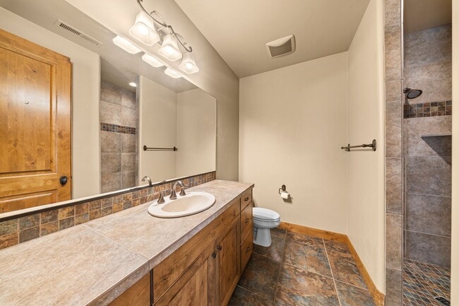 Building Photo - 3052 Snow Canyon Pkwy